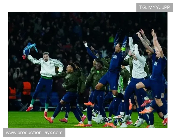 巴黎圣日耳曼激战法甲赛场迎来新星崛起与老将回归